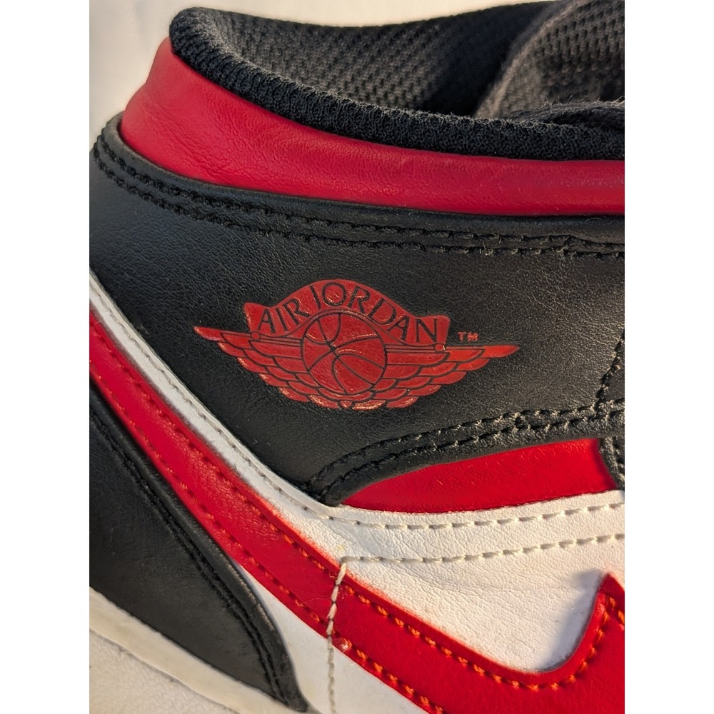 Jordan 1 Mid GS Bred Toe Black Fire Red White 554725-079 Kids Size 4.5Y - Picture 3 of 9